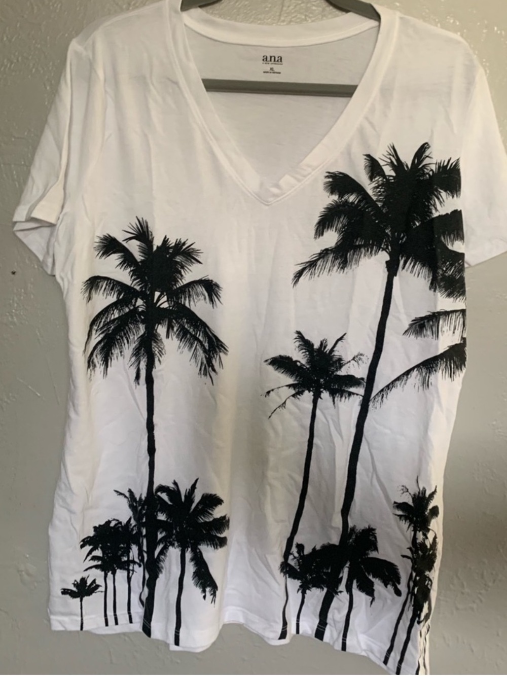 ANA 🌴 WHITE WITH BLACK PALM TREE GRAPHIC DESIGN COTTON V-NECK T-SHIRT Women’s XL
